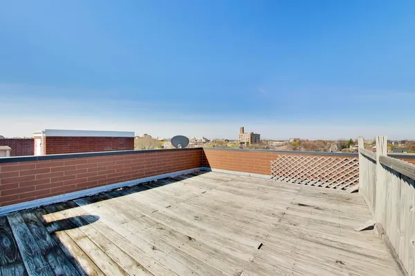 $1,050,000 | 3346 North Southport Avenue, Unit 1N, Chicago, IL 60657