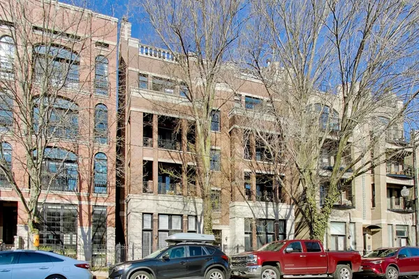 $1,050,000 | 3346 North Southport Avenue, Unit 1N, Chicago, IL 60657