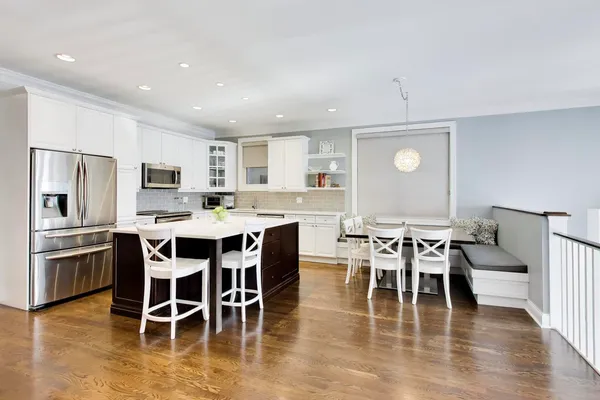 $1,050,000 | 3346 North Southport Avenue, Unit 1N, Chicago, IL 60657