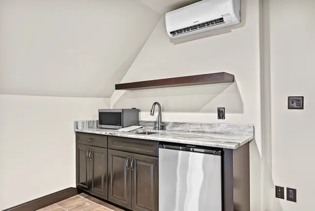 $868,500 | 2142 Trieste Trail, Adams, TN 37010