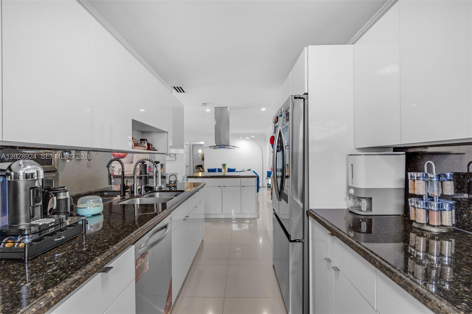 46 Northeast 164th Street Miami, FL 33162 - Photo 12 of 60