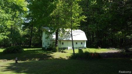19191 Clark Road Belleville, MI 48111 - Photo 22 of 68