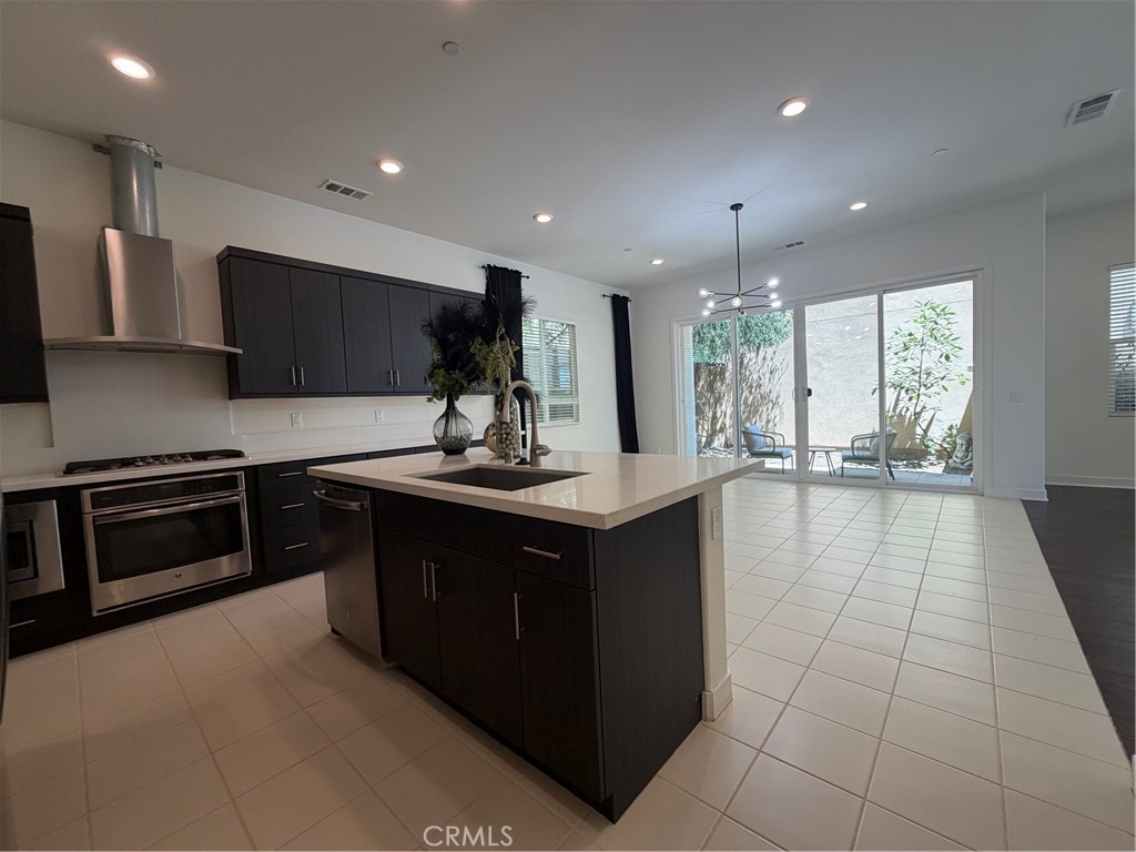 802 Beacon Irvine, CA 92618 - Photo 8 of 28