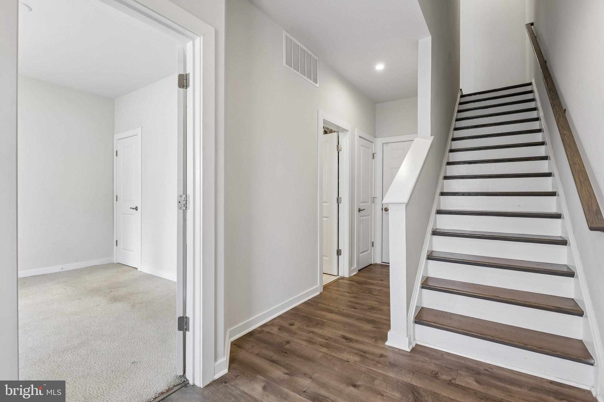 1756 Hickory Woods Road Dumfries, VA 22026 - Photo 2 of 34 Entryway