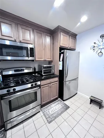 $3,850 | 1321 Round Pointe Drive, Haverstraw, NY 10927