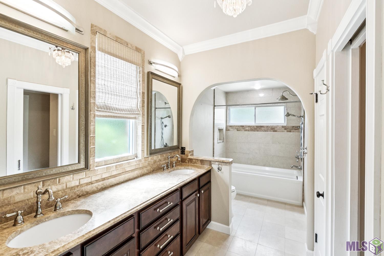 3635 Woodland Ridge Boulevard Baton Rouge, LA 70816 - Photo 11 of 21 PRIMARY BATH