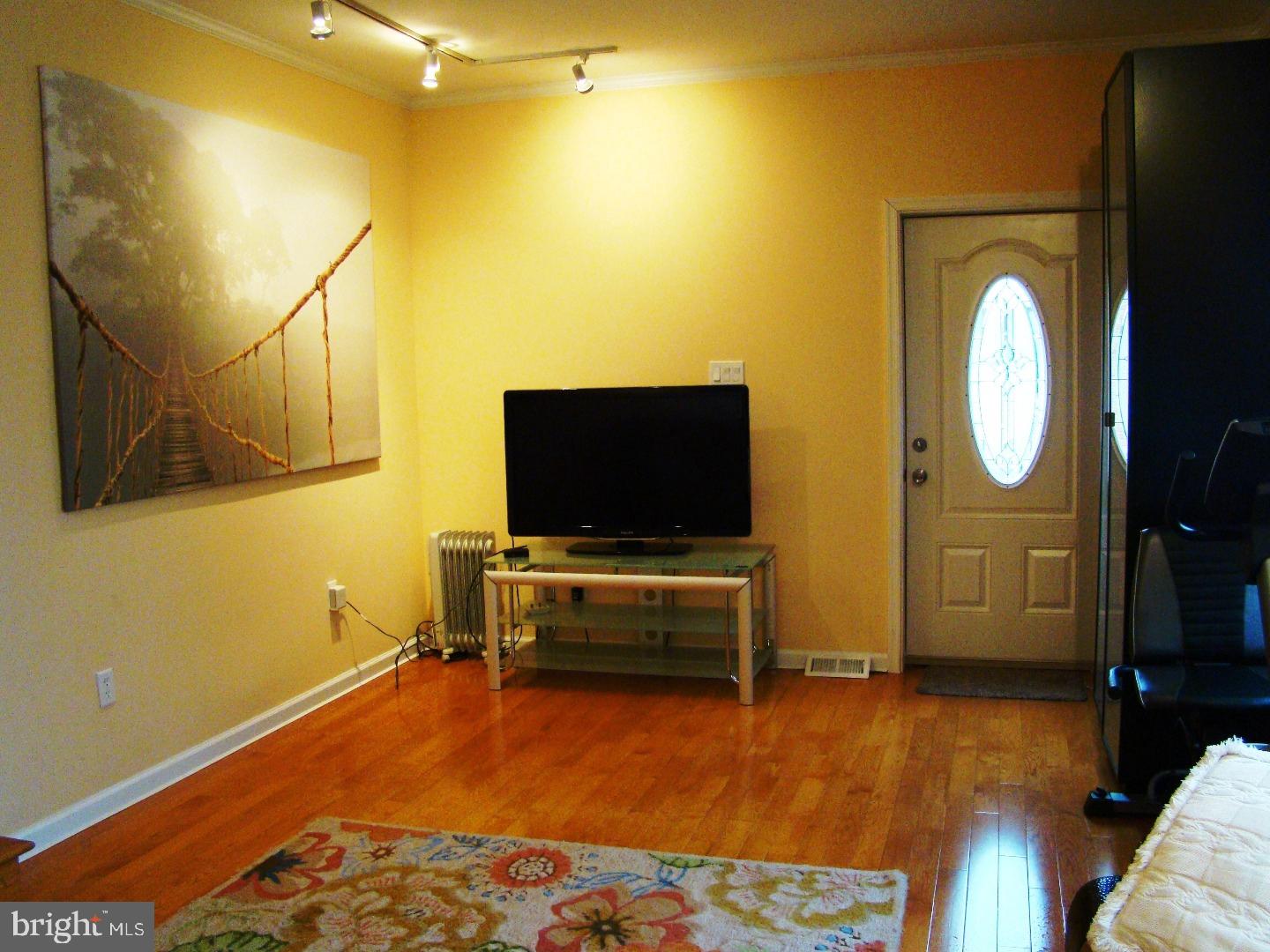 9934 Sandy Road Philadelphia, PA 19115 - Photo 10 of 20 Gallery Image 10