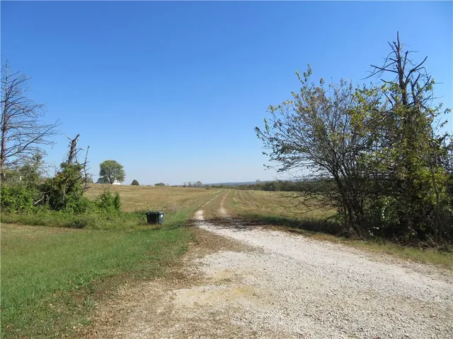 $354,000 | 28450 K 68 Highway, Paola, KS 66071