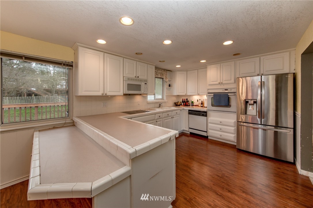 4011 Robin Road West University Place, WA 98466 - Photo 12 of 23 Gallery Image 12
