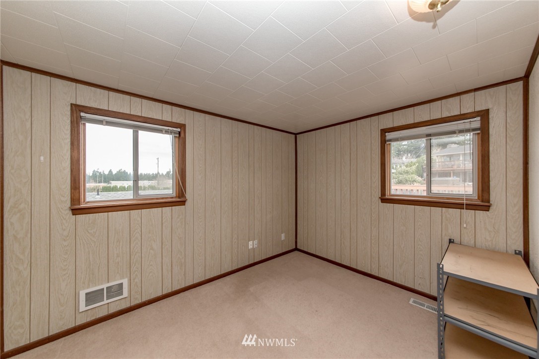 4011 Robin Road West University Place, WA 98466 - Photo 15 of 23 Gallery Image 15