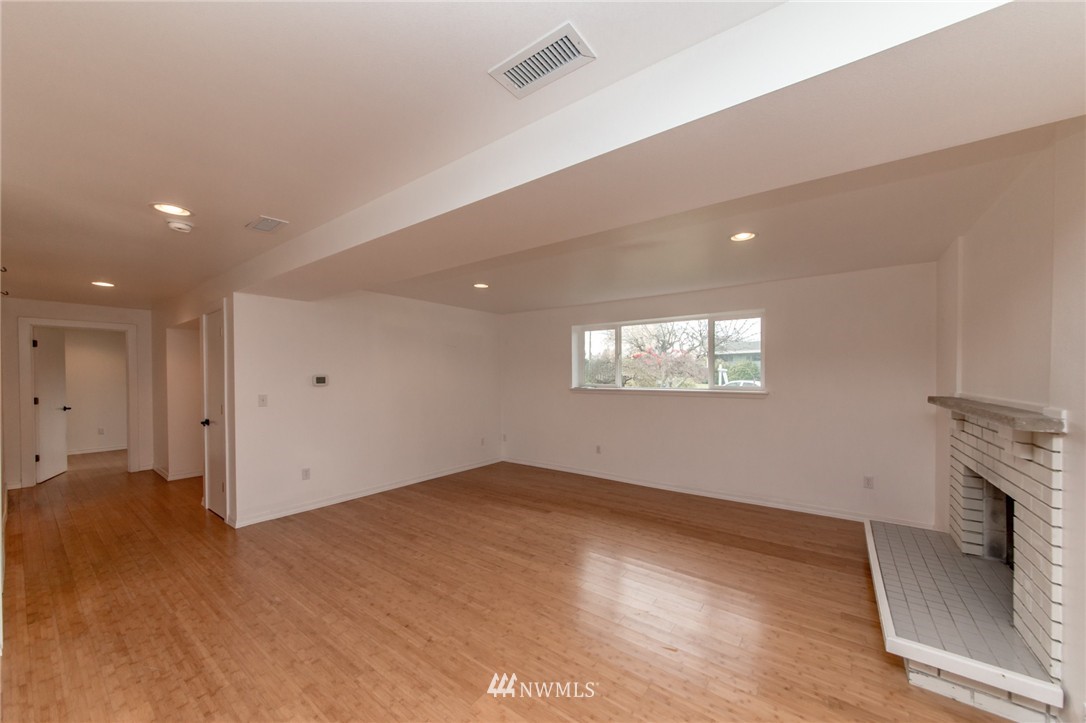 4011 Robin Road West University Place, WA 98466 - Photo 17 of 23 Gallery Image 17