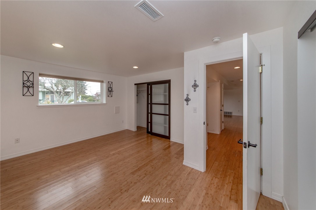 4011 Robin Road West University Place, WA 98466 - Photo 18 of 23 Gallery Image 18