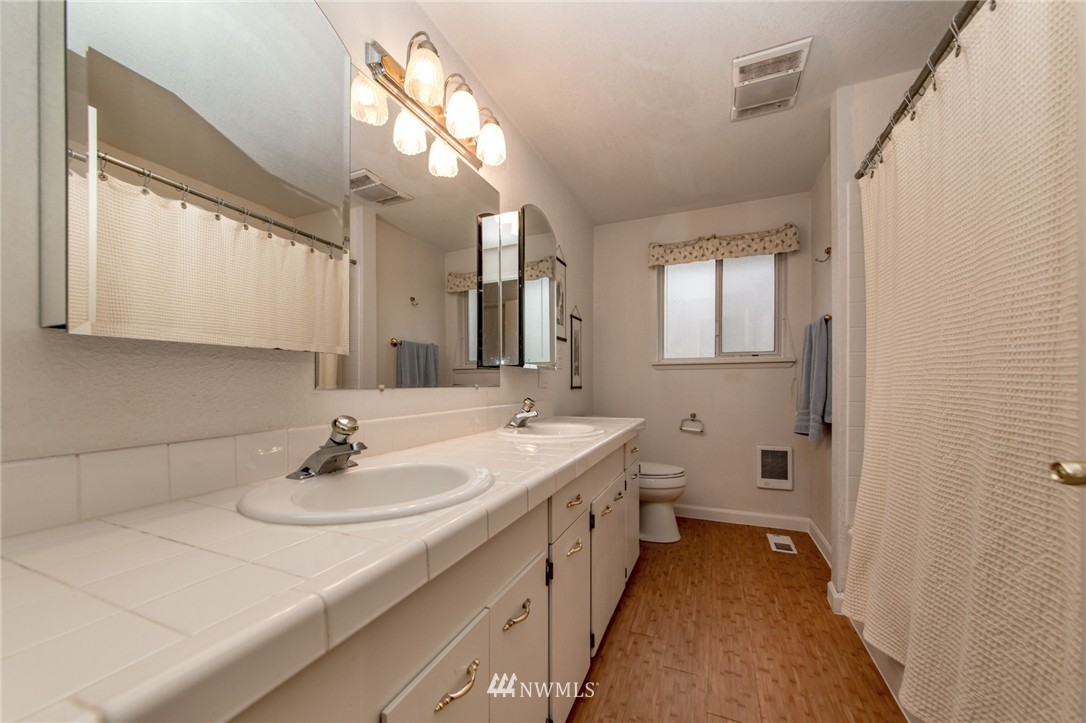 4011 Robin Road West University Place, WA 98466 - Photo 8 of 23 Gallery Image 8