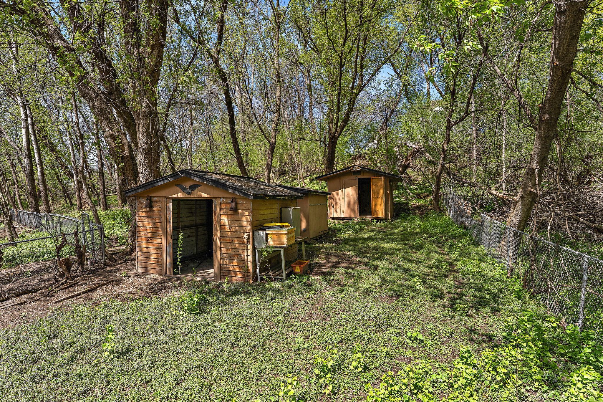 4935 Woodland Road Minnetonka, MN 55345 - Photo 13 of 35