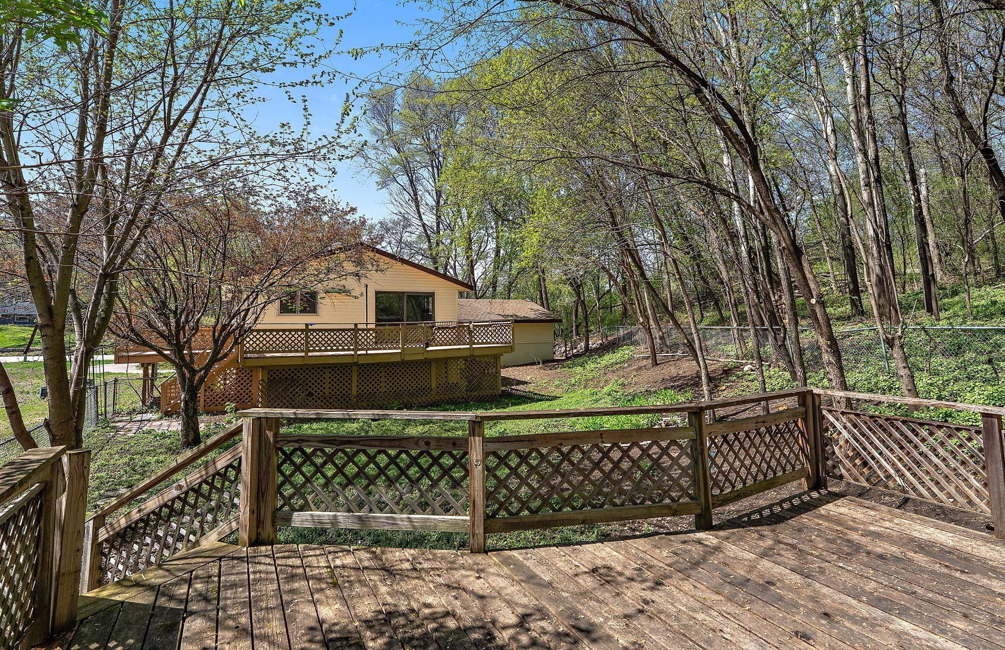 4935 Woodland Road Minnetonka, MN 55345 - Photo 16 of 35