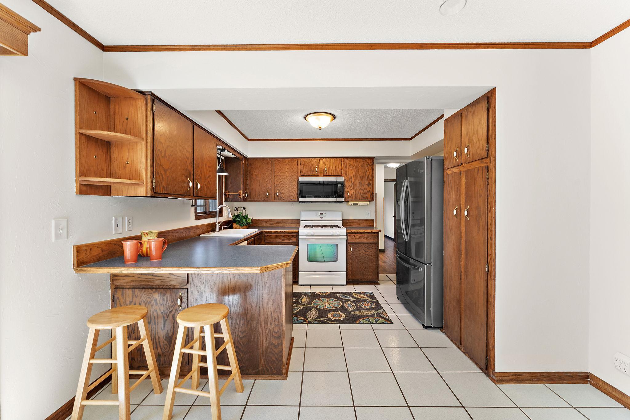 4935 Woodland Road Minnetonka, MN 55345 - Photo 22 of 35