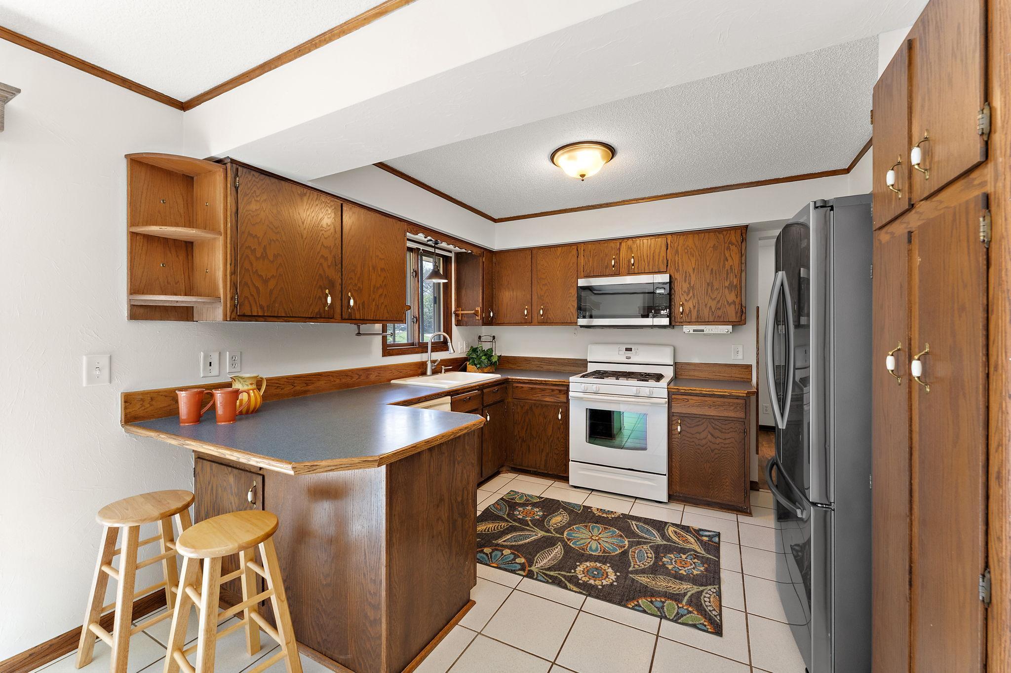 4935 Woodland Road Minnetonka, MN 55345 - Photo 23 of 35