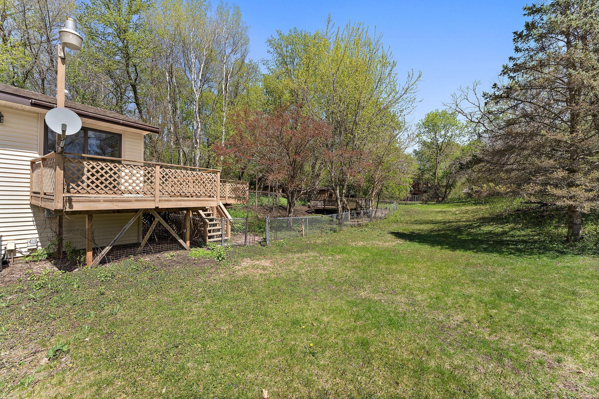 4935 Woodland Road Minnetonka, MN 55345 - Photo 3 of 35