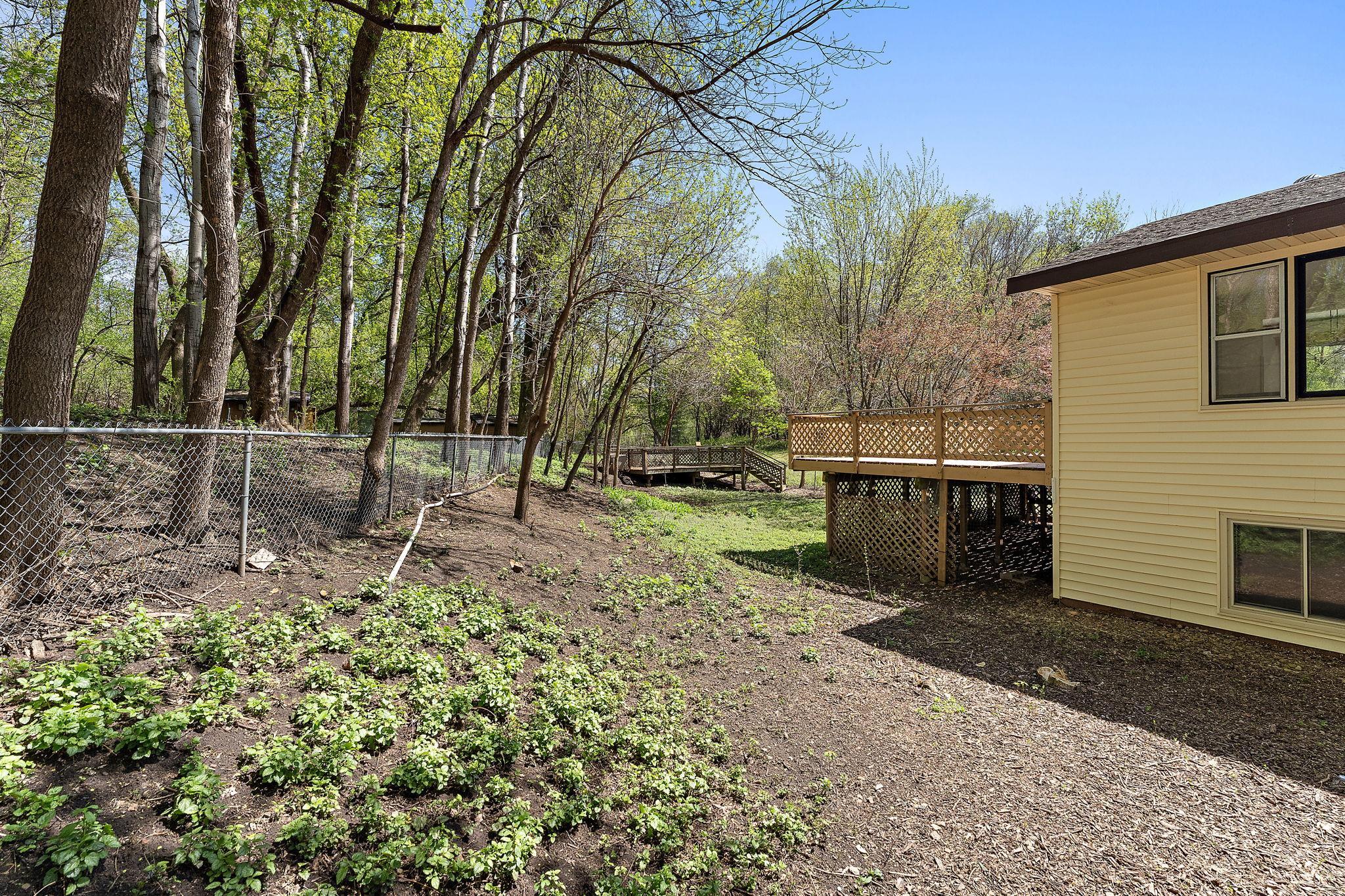 4935 Woodland Road Minnetonka, MN 55345 - Photo 9 of 35