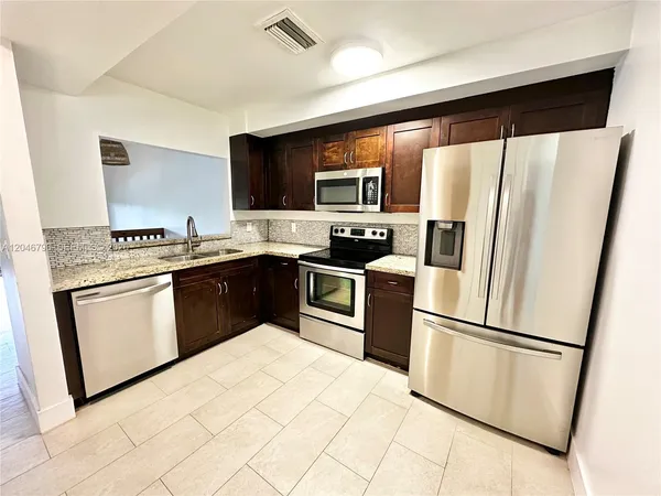 $3,000 | 4245 South Pine Island Road, Davie, FL 33328