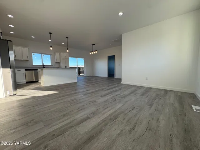 $390,000 | 321 Olivia Street, Sunnyside, WA 98944