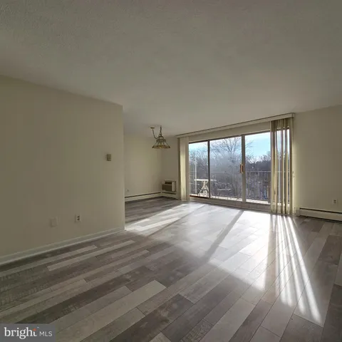 $1,800 | 111 Chestnut Street, Unit 609, Cherry Hill, NJ 08002