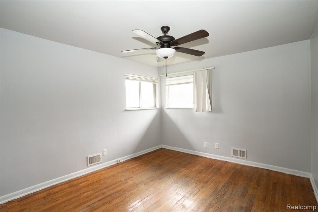 5122 West Bristol Road Flint, MI 48507 - Photo 20 of 31