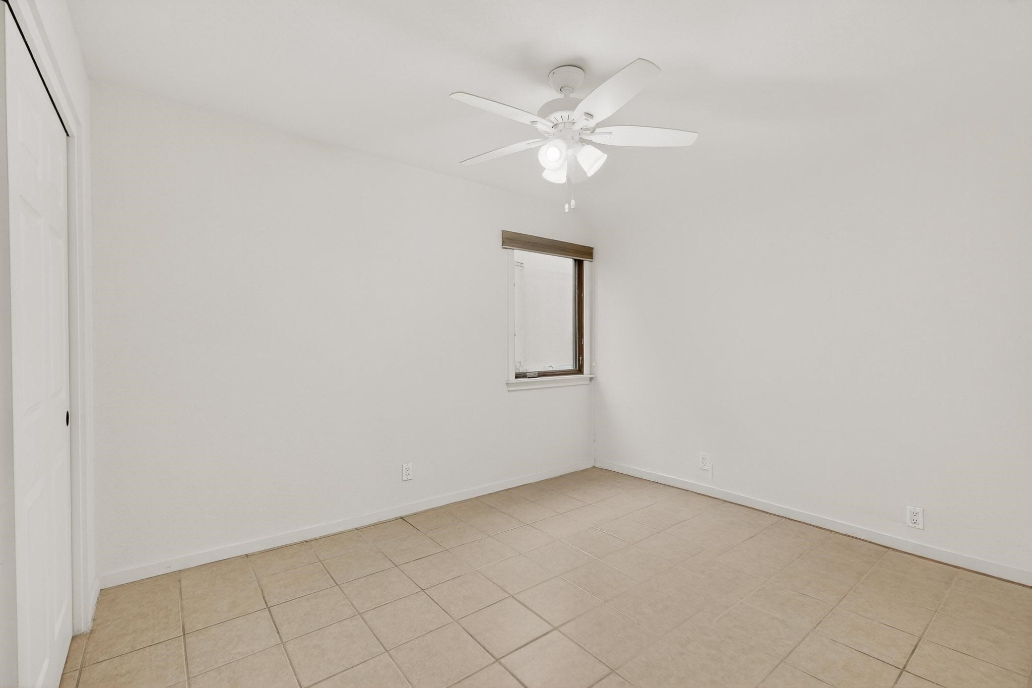 601 West San Mateo Road, Unit 27 Santa Fe, NM 87505 - Photo 17 of 27 Primary Bedroom - Unstaged