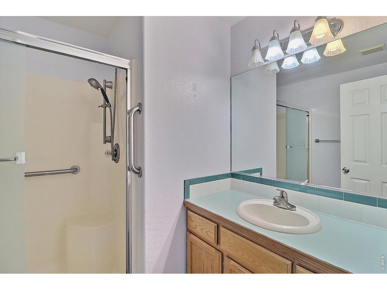 5226 West 11th Street Greeley, CO 80634 - Photo 23 of 34 Primary Bathroom