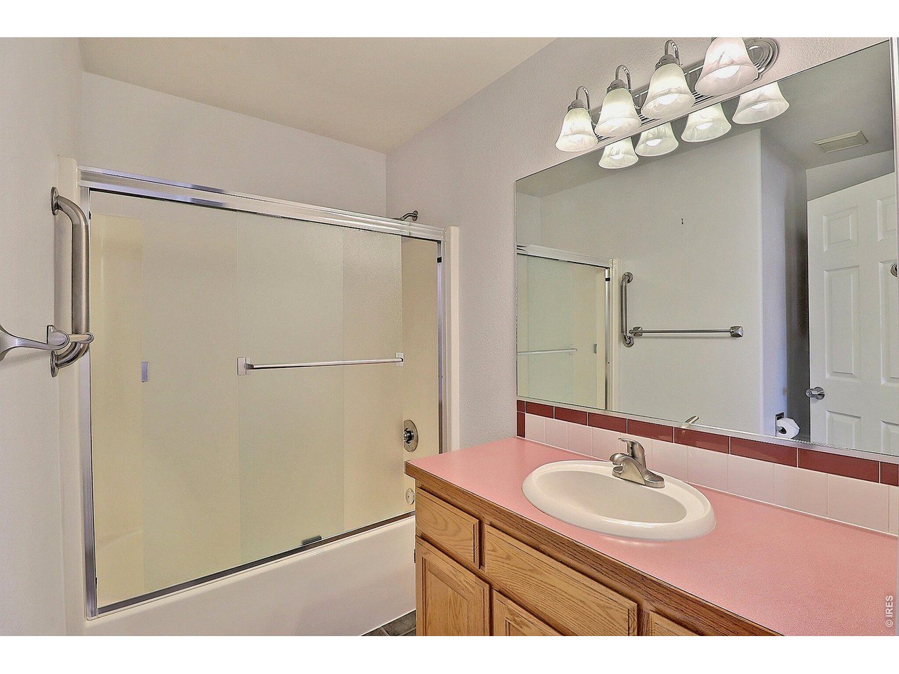 5226 West 11th Street Greeley, CO 80634 - Photo 28 of 34 Main Bathroom