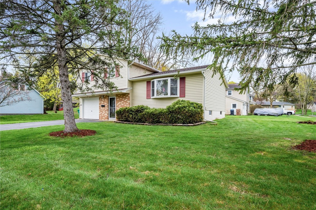 210 Lakeshore Boulevard Irondequoit, NY 14617 - Photo 2 of 31