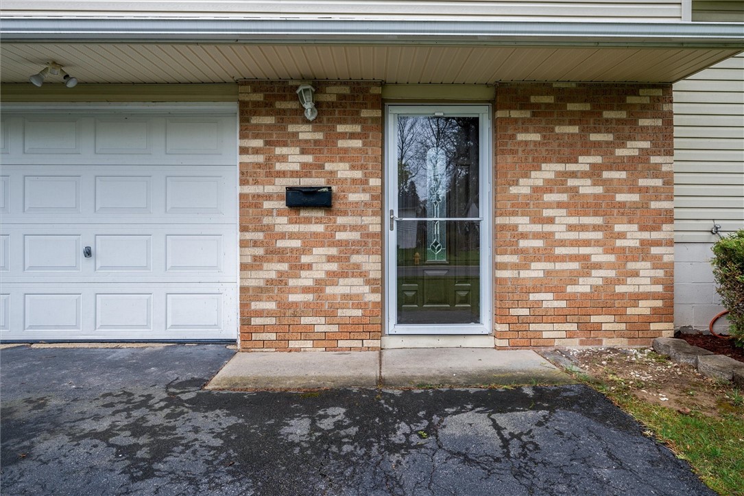 210 Lakeshore Boulevard Irondequoit, NY 14617 - Photo 4 of 31