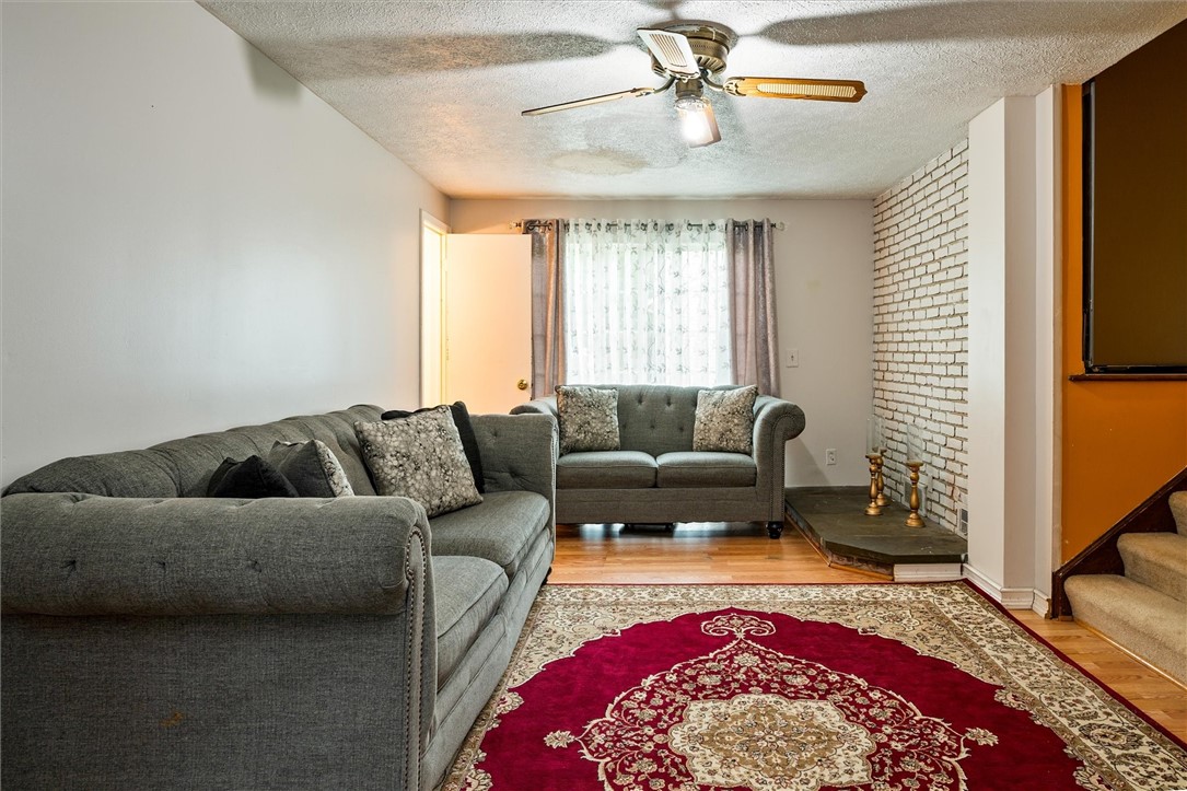 210 Lakeshore Boulevard Irondequoit, NY 14617 - Photo 8 of 31