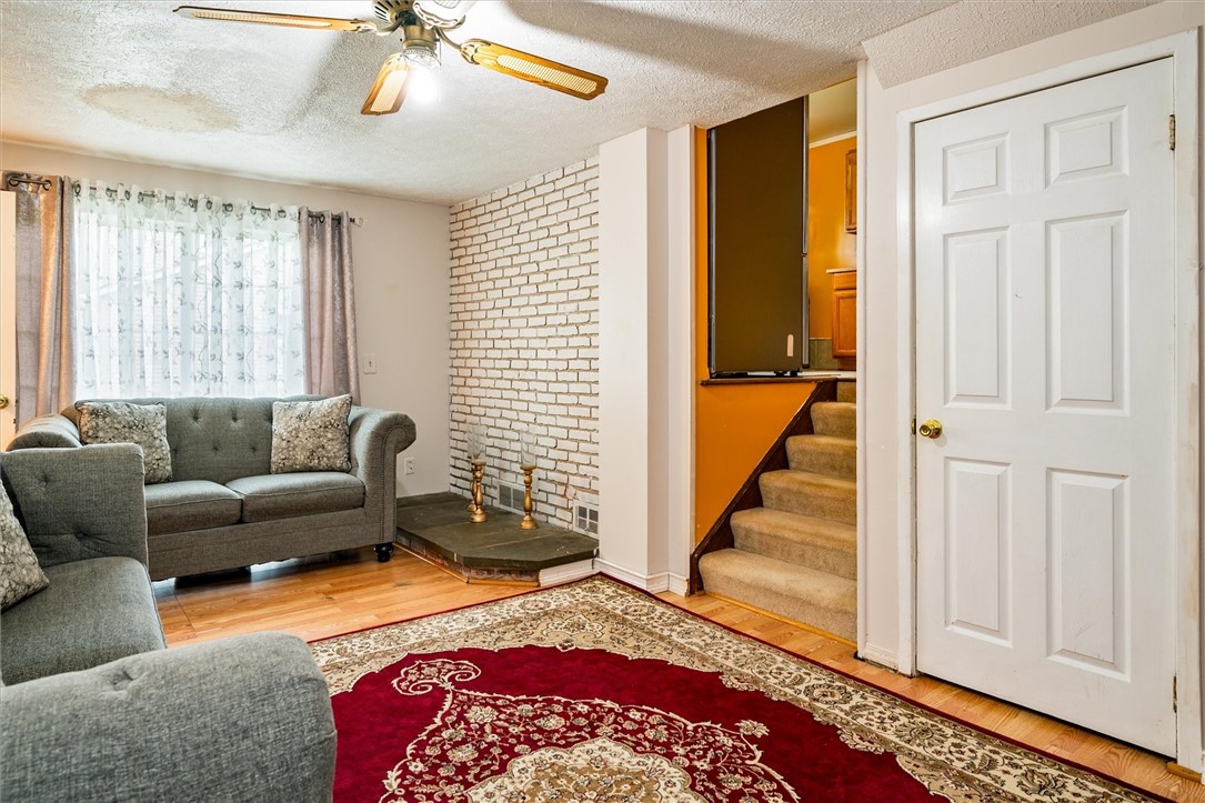 210 Lakeshore Boulevard Irondequoit, NY 14617 - Photo 9 of 31