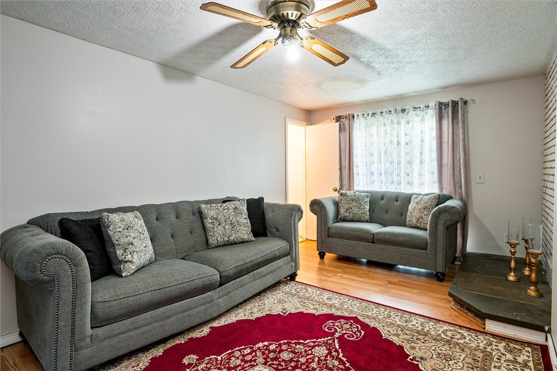 210 Lakeshore Boulevard Irondequoit, NY 14617 - Photo 10 of 31