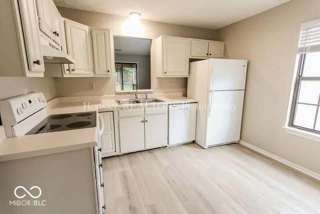 $2,200 | 14610 Village Park E Drive, Carmel, IN 46033