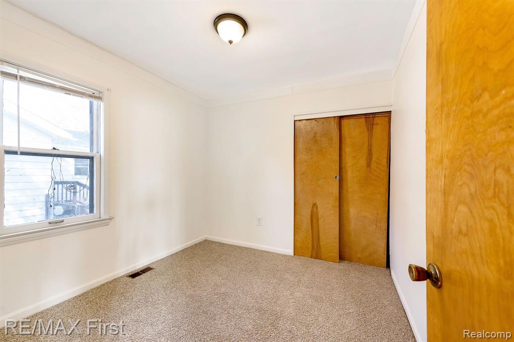 2128 Leitch Road Ferndale, MI 48220 - Photo 19 of 21