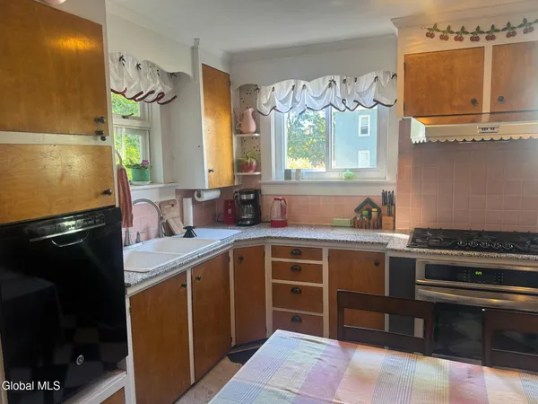 $230,000 | 112 Pleasant Avenue, Johnstown, NY 12095