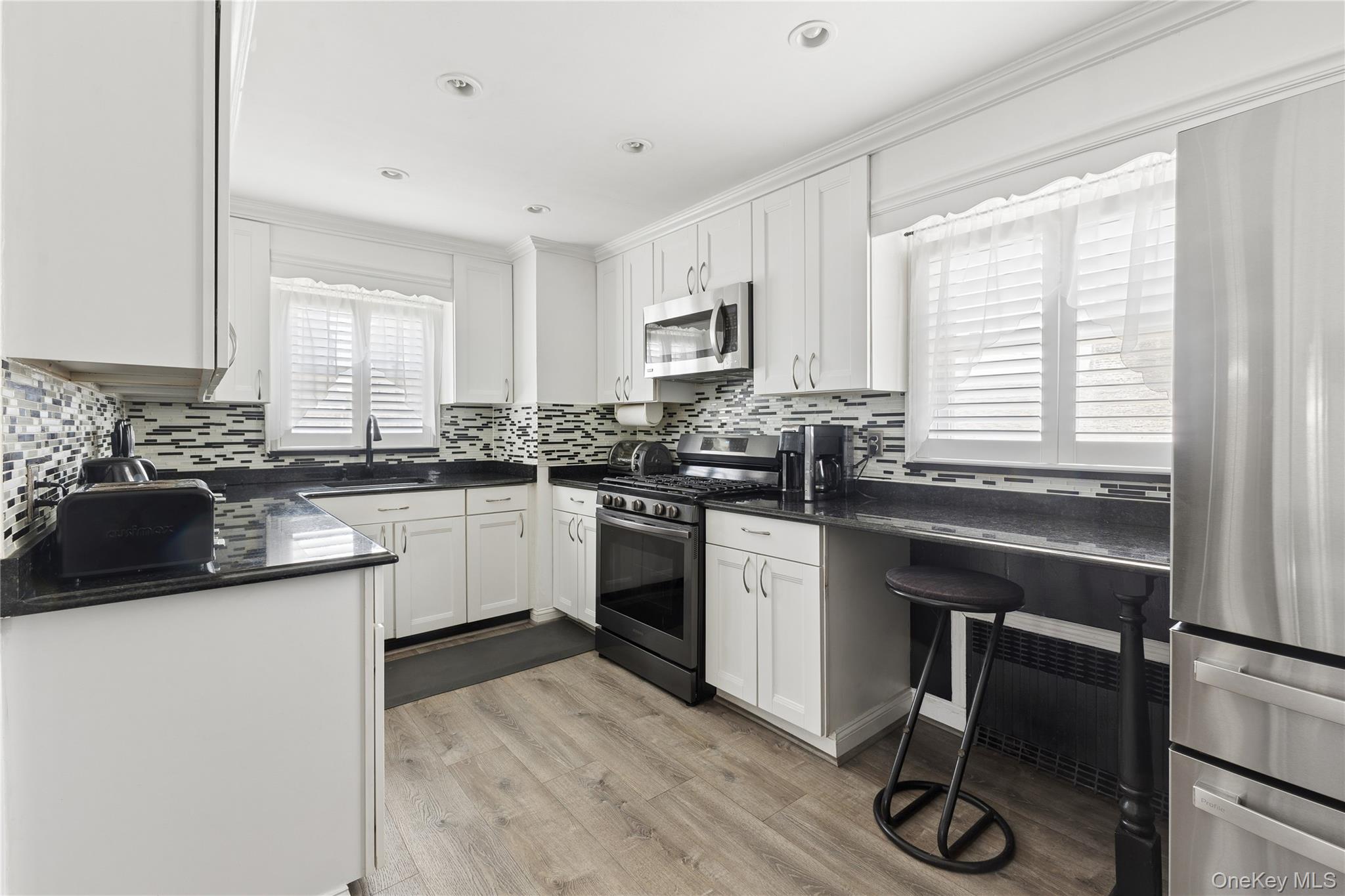219-32 130th Road Queens, NY 11413 - Photo 6 of 18 Gallery Image 6