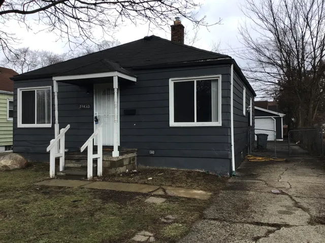 $120,000 | 19453 Roscommon Street, Harper Woods, MI 48225