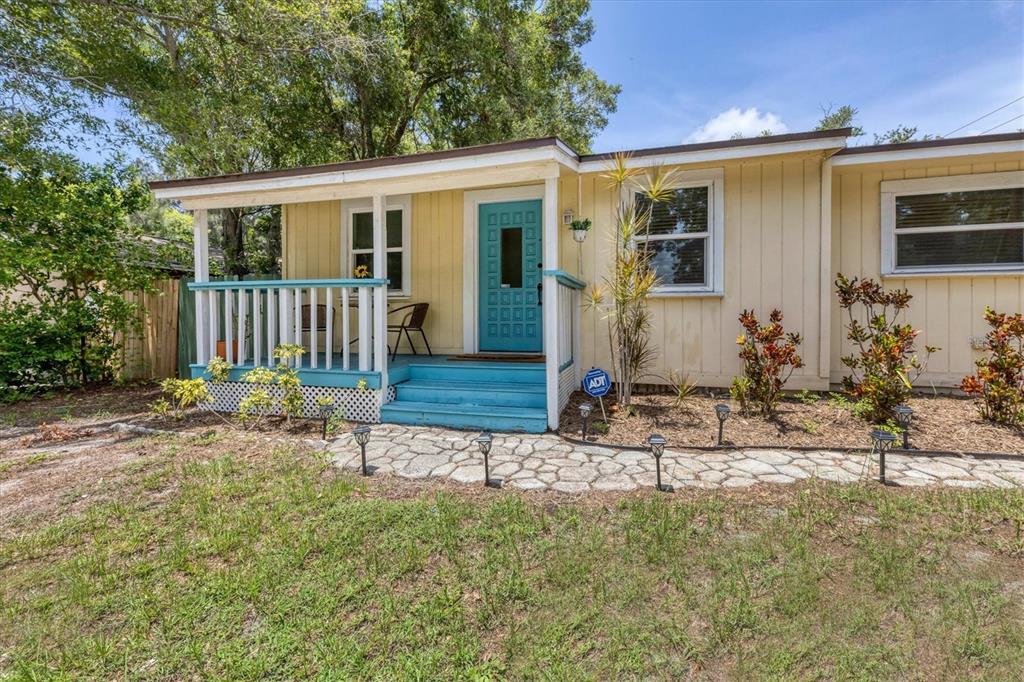 900 Beverly Avenue Northwest Largo, FL 33770 - Photo 2 of 31
