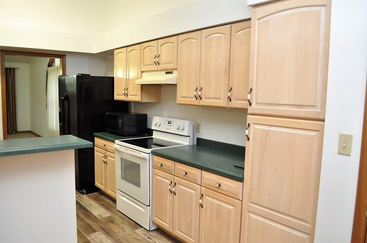 271 Holder Road Baltimore, OH 43105 - Photo 13 of 66 Kitchen - 271 Holder Road NW, Baltimore, OH 43105