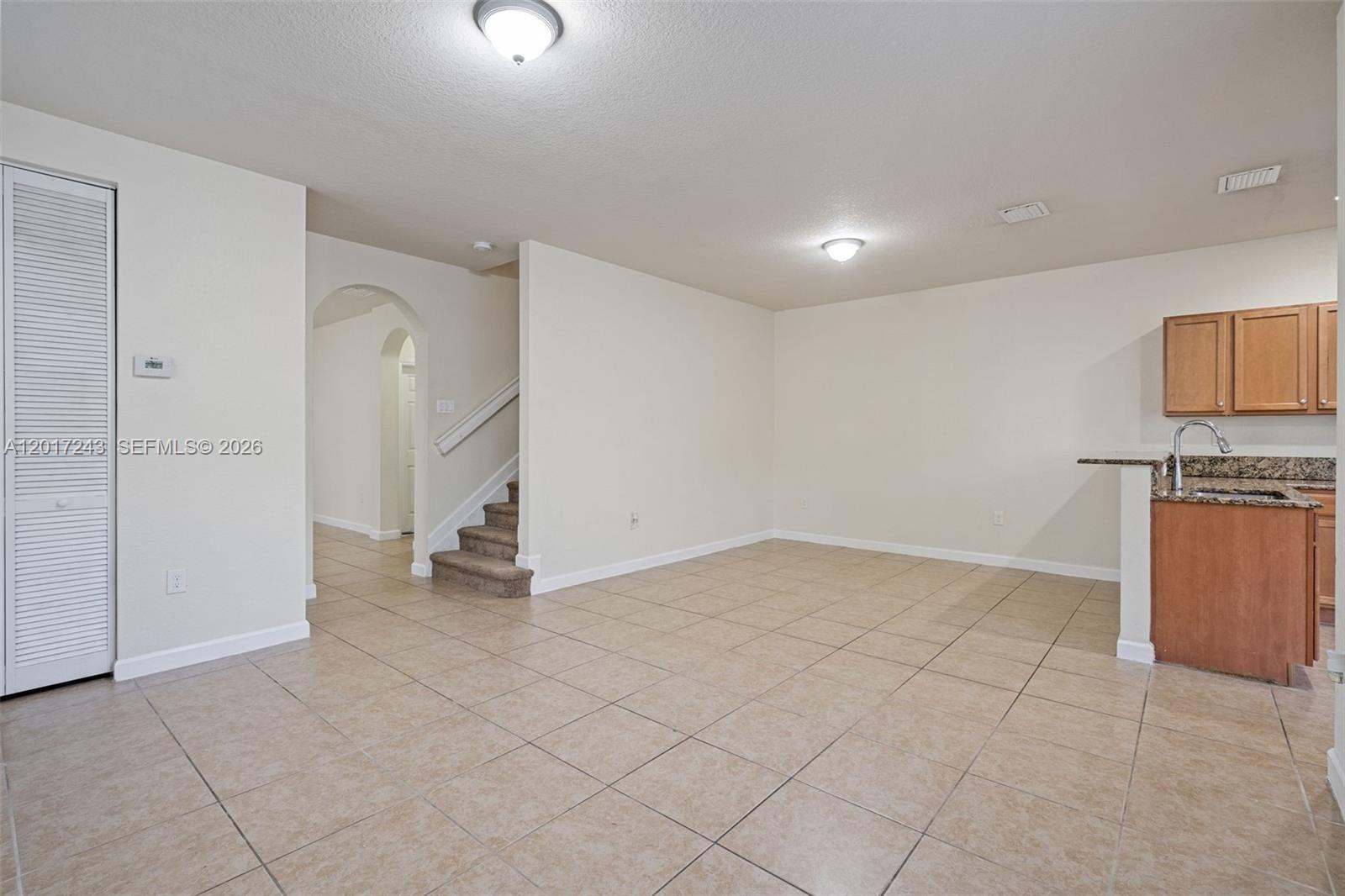 9243 Southwest 170th Avenue Miami, FL 33196 - Photo 7 of 36