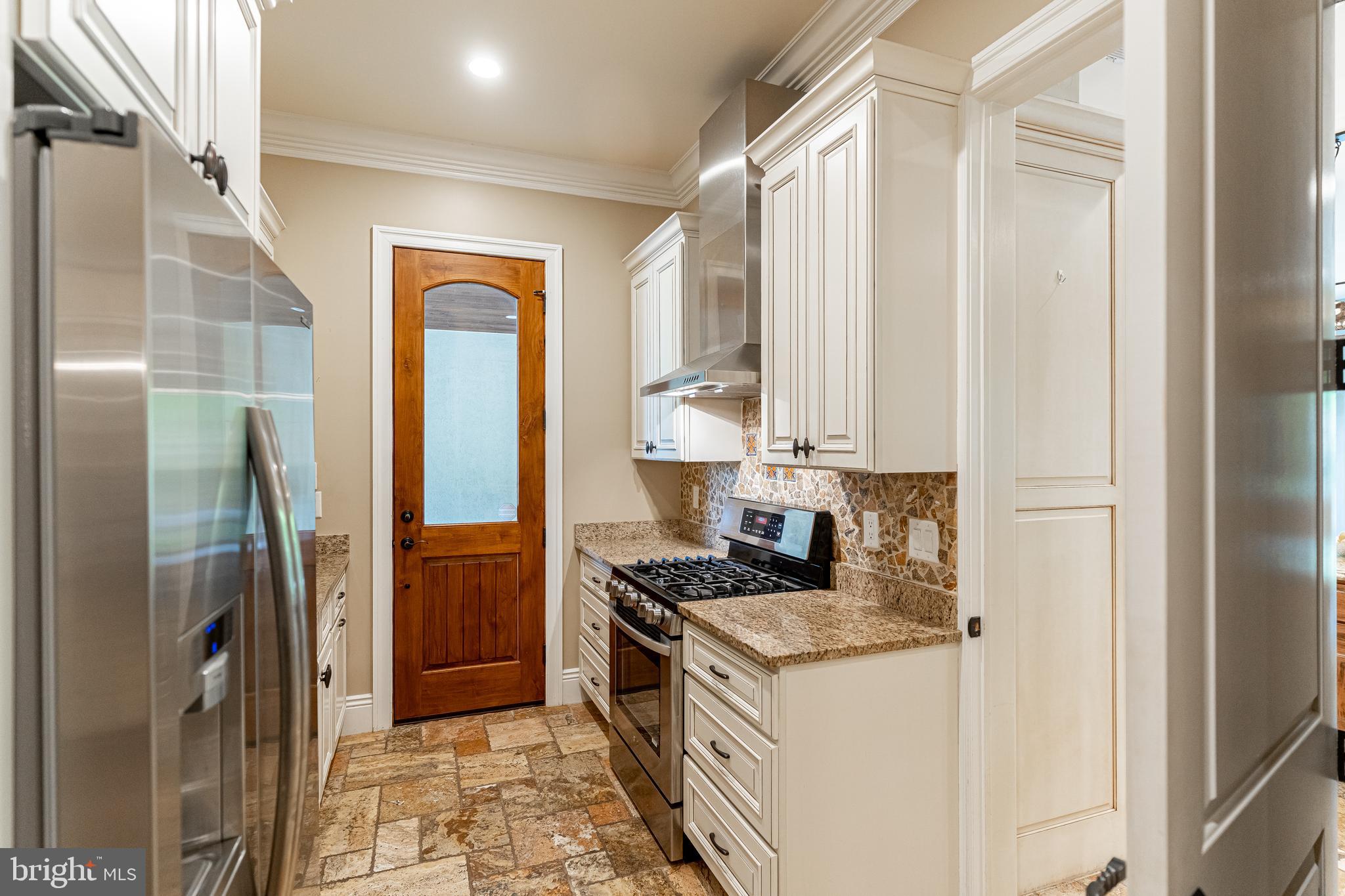 9900 Newhall Road Potomac, MD 20854 - Photo 15 of 45 Catering Kitchen