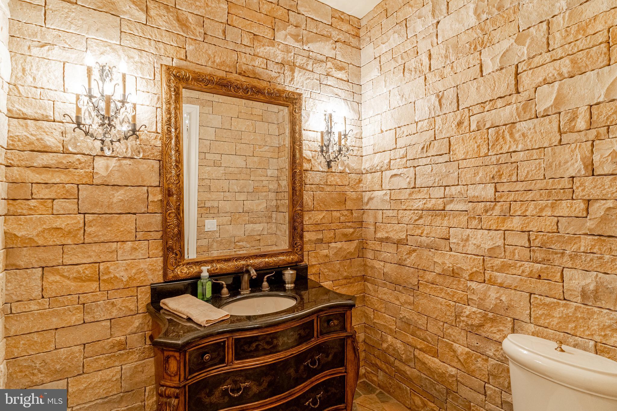 9900 Newhall Road Potomac, MD 20854 - Photo 18 of 45 Powder Room