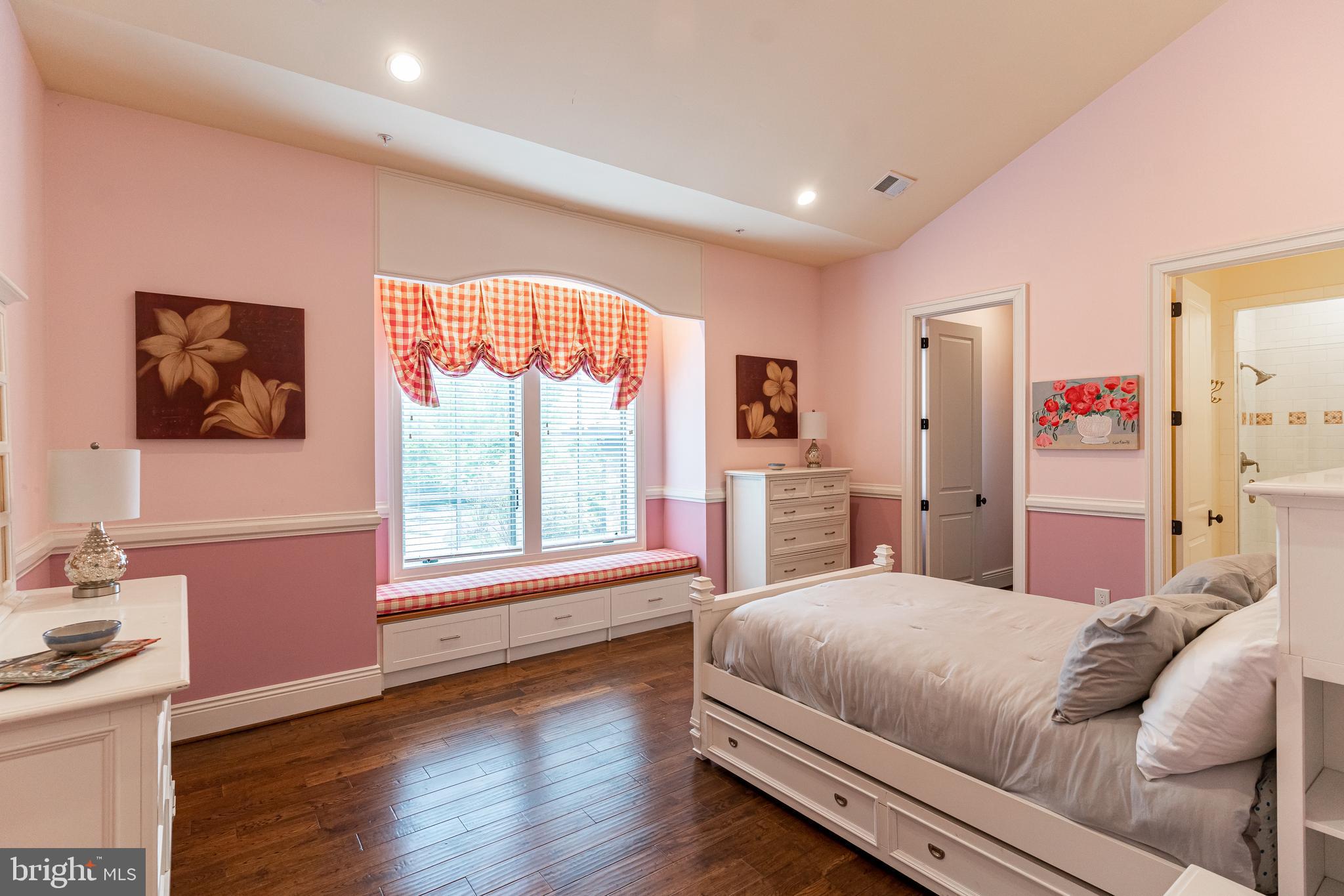 9900 Newhall Road Potomac, MD 20854 - Photo 31 of 45 Bedroom Suite #6