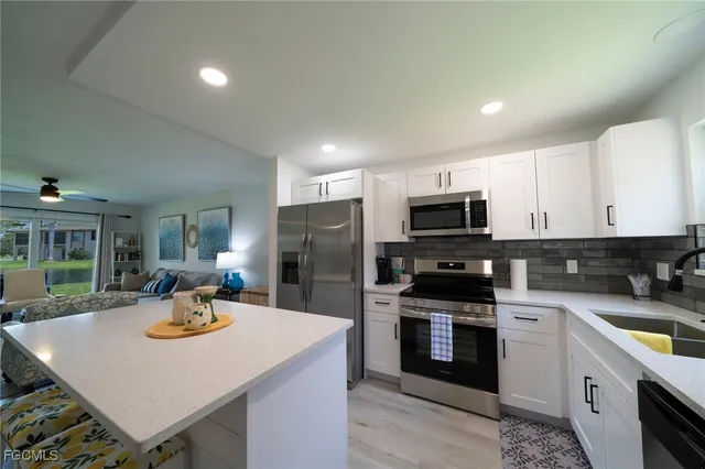 $1,500 | 16881 Davis Road, Unit 716, Fort Myers, FL 33908