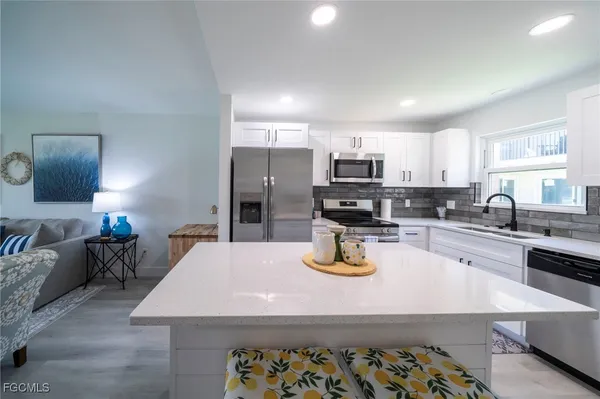 $1,500 | 16881 Davis Road, Unit 716, Fort Myers, FL 33908