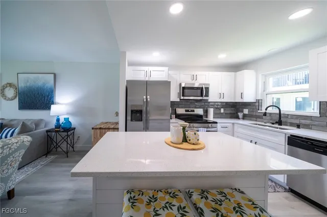 $1,500 | 16881 Davis Road, Unit 716, Fort Myers, FL 33908