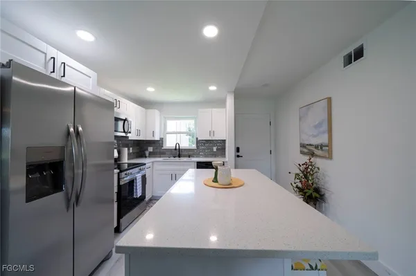 $1,500 | 16881 Davis Road, Unit 716, Fort Myers, FL 33908